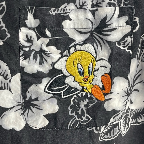 Looney Tunes Tweety Bird Hawaiian Shirt - Picture 3 of 6